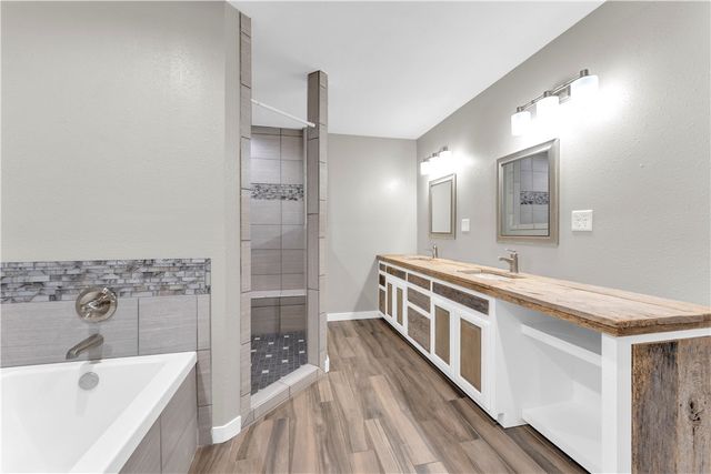 208 Madison 6023, Huntsville, AR 72740