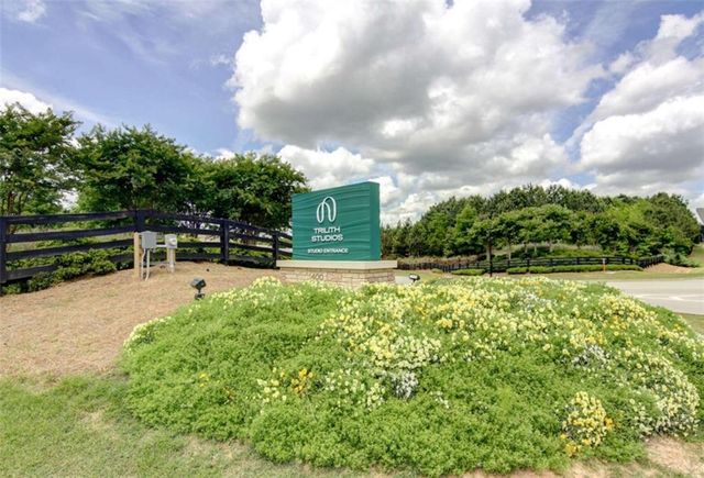 125 Climbing Ivy Circle, Fayetteville, GA 30214