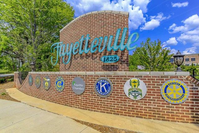 125 Climbing Ivy Circle, Fayetteville, GA 30214