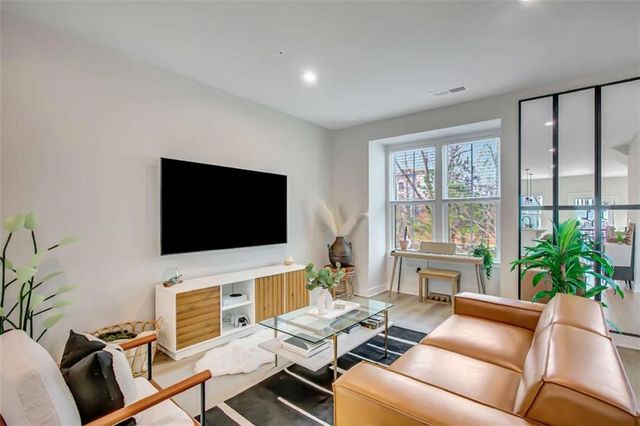 125 Climbing Ivy Circle, Fayetteville, GA 30214