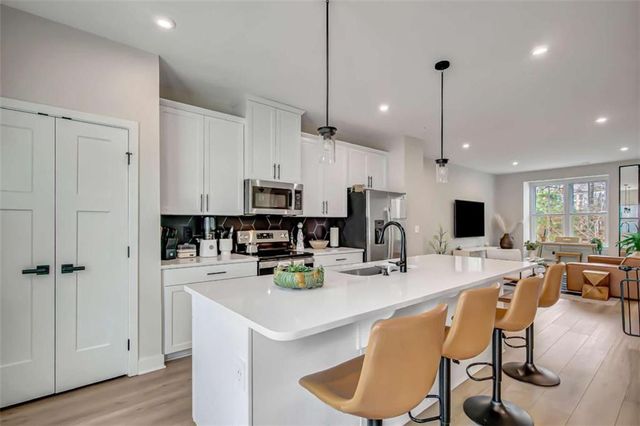 125 Climbing Ivy Circle, Fayetteville, GA 30214