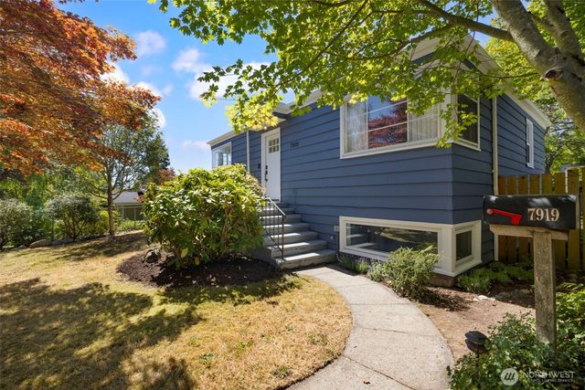 7919 34th Avenue SW, Seattle, WA 98126