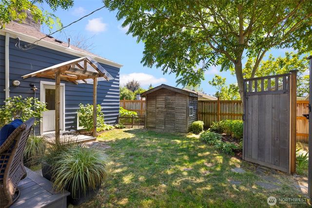 7919 34th Avenue SW, Seattle, WA 98126