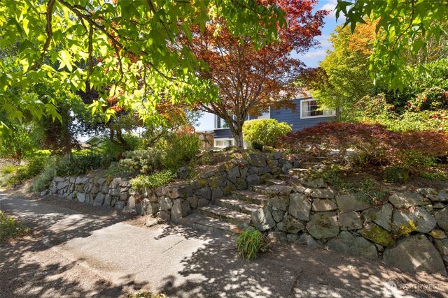 7919 34th Avenue SW, Seattle, WA 98126