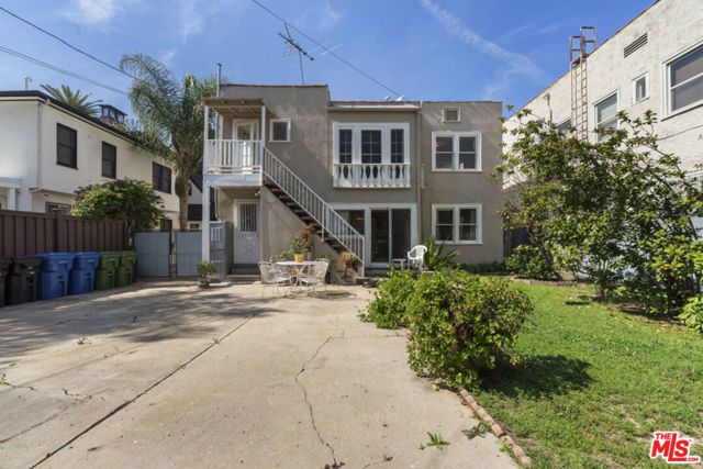 246 N Irving Boulevard, Los Angeles, CA 90004