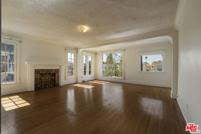 246 N Irving Boulevard, Los Angeles, CA 90004