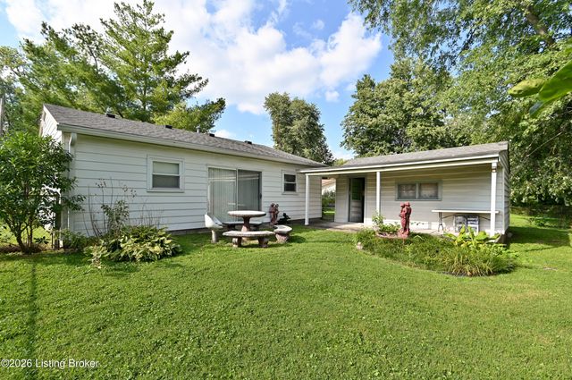 10015 Donau Ln, Louisville, KY 40272
