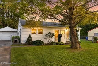 10015 Donau Ln, Louisville, KY 40272