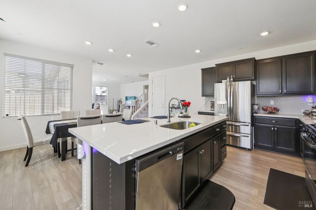 2464 Lake Club Dr, Fairfield, CA 94533