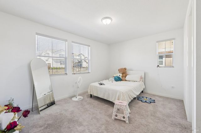 2464 Lake Club Dr, Fairfield, CA 94533