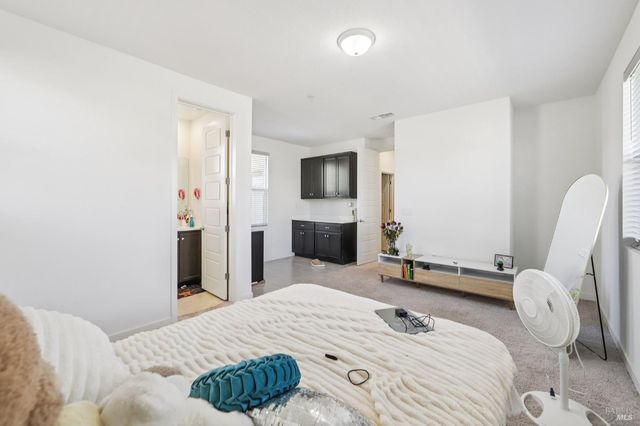 2464 Lake Club Dr, Fairfield, CA 94533