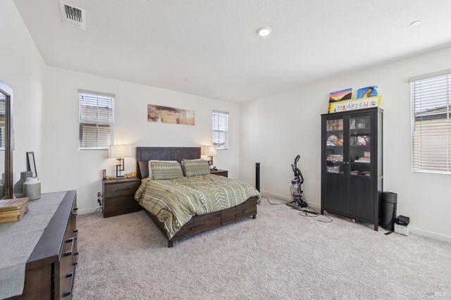 2464 Lake Club Dr, Fairfield, CA 94533