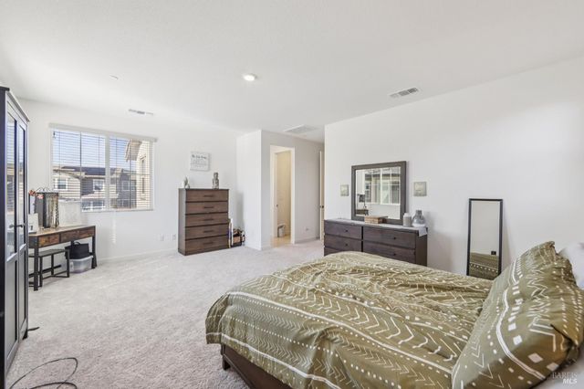 2464 Lake Club Dr, Fairfield, CA 94533