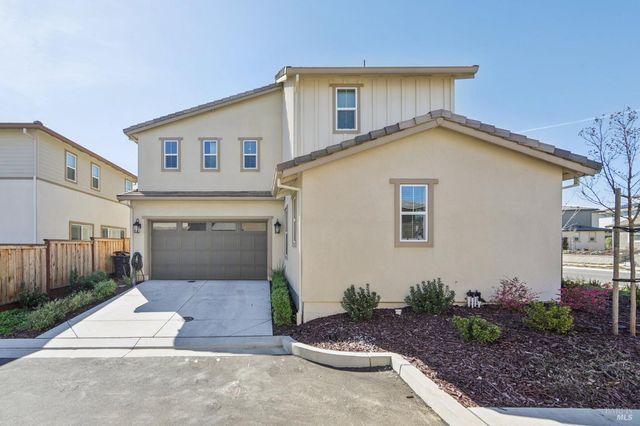 2464 Lake Club Dr, Fairfield, CA 94533