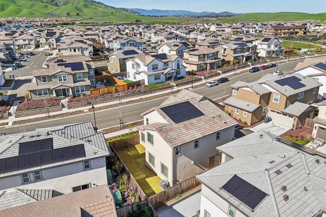 2464 Lake Club Dr, Fairfield, CA 94533