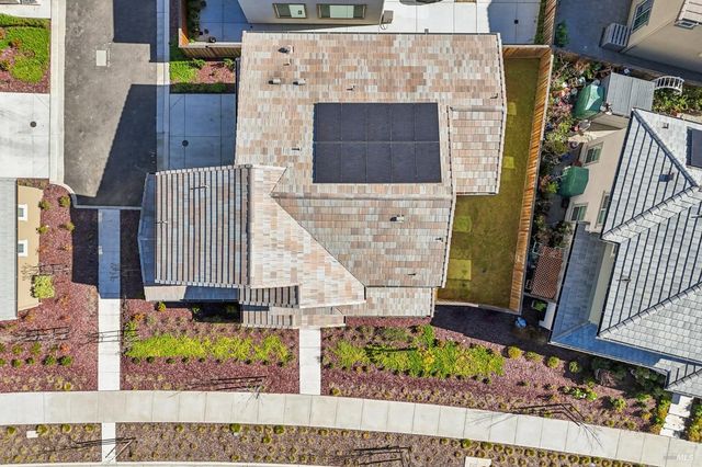 2464 Lake Club Dr, Fairfield, CA 94533