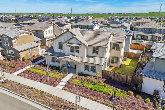 2464 Lake Club Dr, Fairfield, CA 94533