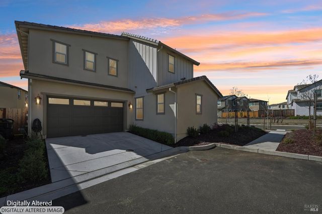 2464 Lake Club Dr, Fairfield, CA 94533