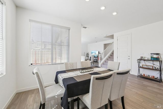 2464 Lake Club Dr, Fairfield, CA 94533