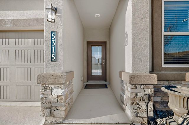 5315 Camino Del Griego, Santa Fe, NM 87507