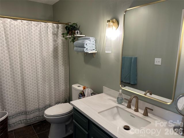 26 Sleepy Hollow Lane, Swannanoa, NC 28778
