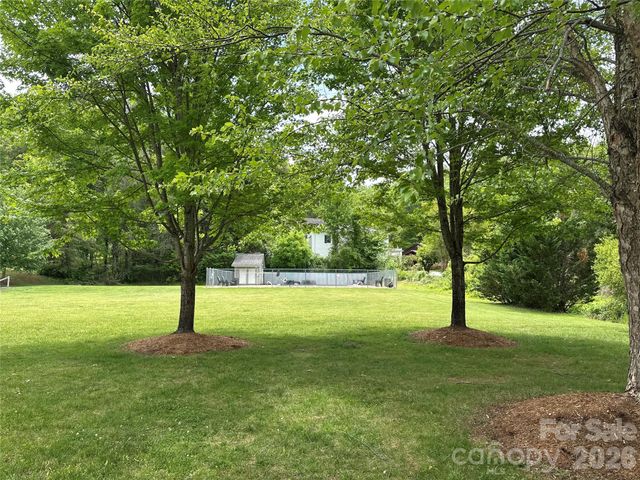 26 Sleepy Hollow Lane, Swannanoa, NC 28778