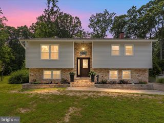 1215 HOLMEWOOD DR, Pasadena, MD 21122