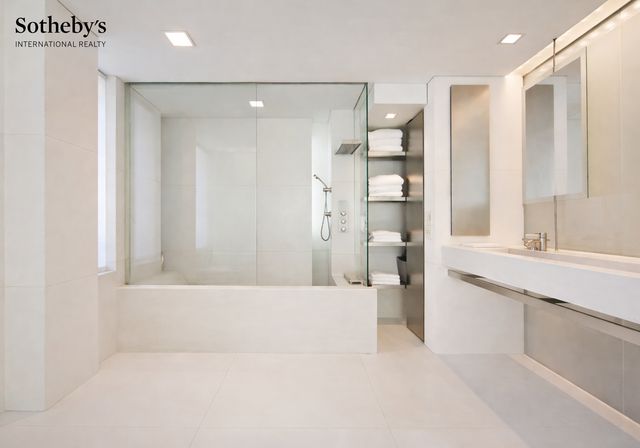 785 Park Avenue 17BC, New York City, NY 10021