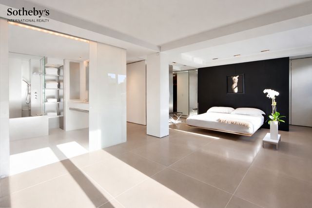 785 Park Avenue 17BC, New York City, NY 10021