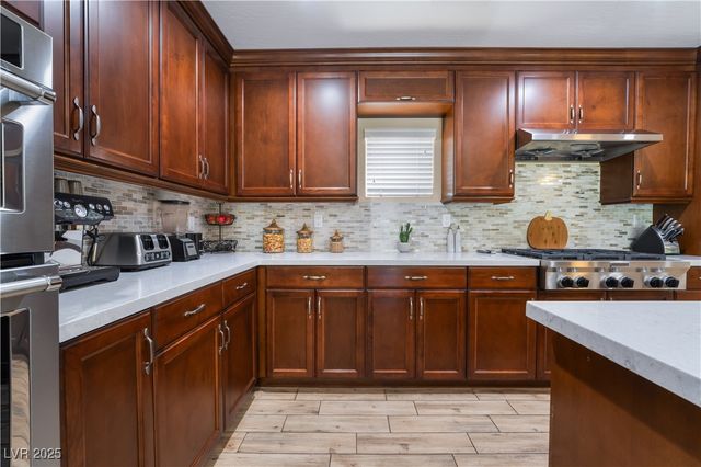 5976 Stewart Avenue, Las Vegas, NV 89110