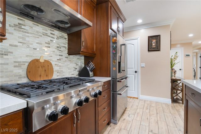 5976 Stewart Avenue, Las Vegas, NV 89110