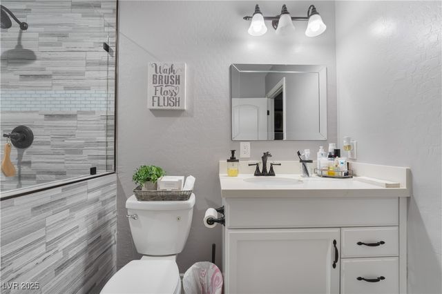 5976 Stewart Avenue, Las Vegas, NV 89110