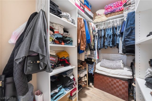 5976 Stewart Avenue, Las Vegas, NV 89110