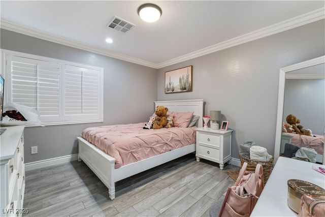 5976 Stewart Avenue, Las Vegas, NV 89110