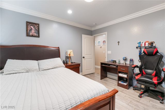 5976 Stewart Avenue, Las Vegas, NV 89110