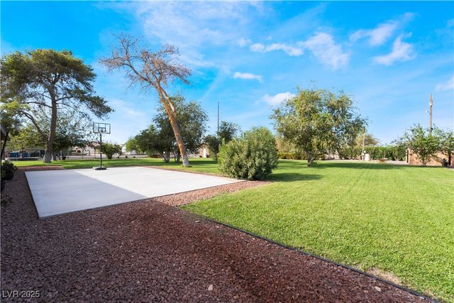 5976 Stewart Avenue, Las Vegas, NV 89110