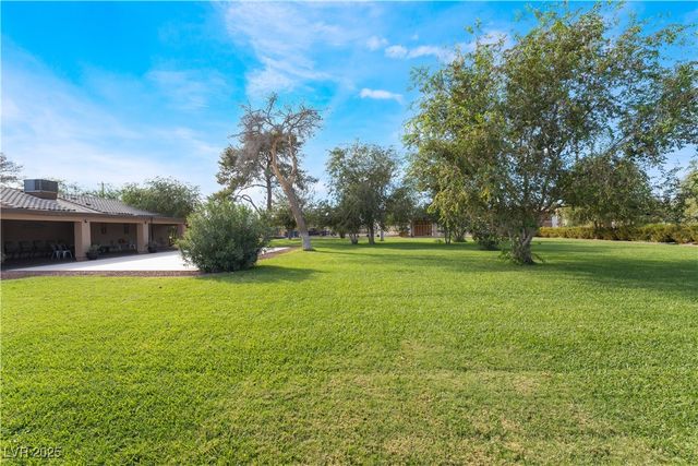 5976 Stewart Avenue, Las Vegas, NV 89110