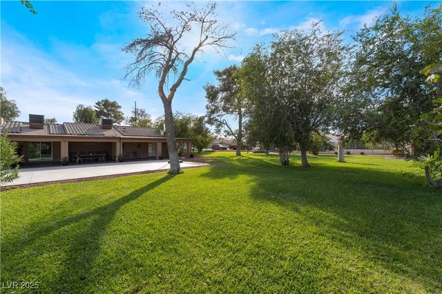 5976 Stewart Avenue, Las Vegas, NV 89110