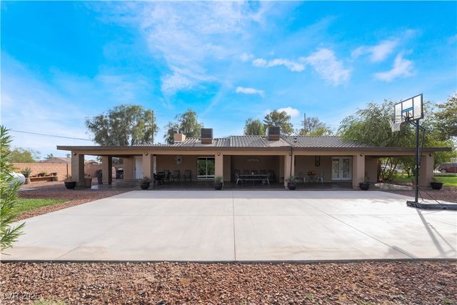 5976 Stewart Avenue, Las Vegas, NV 89110