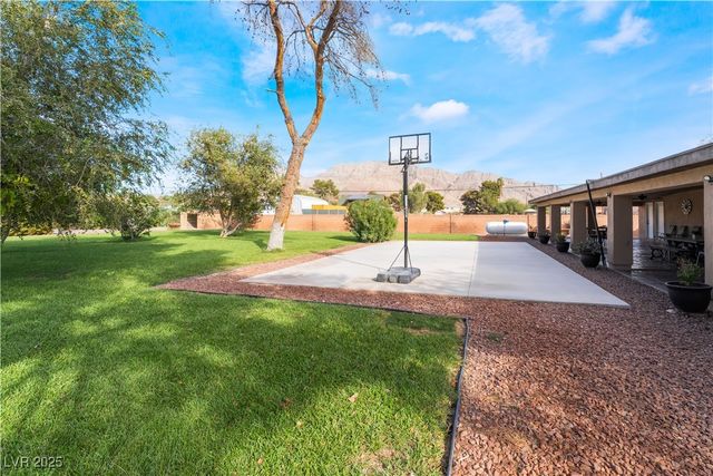 5976 Stewart Avenue, Las Vegas, NV 89110