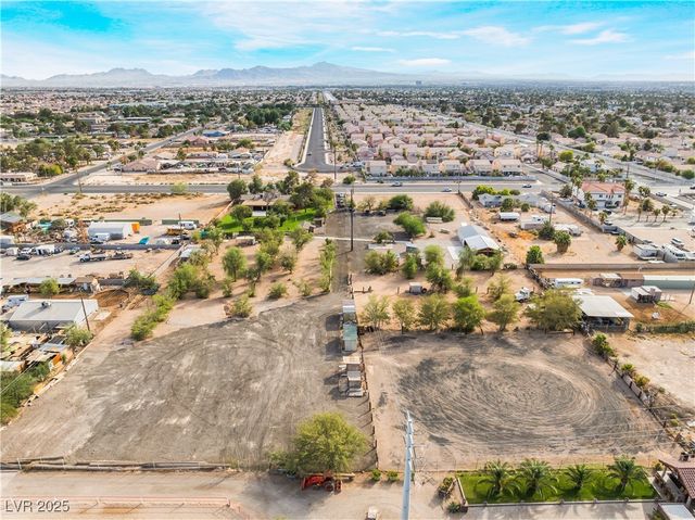 5976 Stewart Avenue, Las Vegas, NV 89110