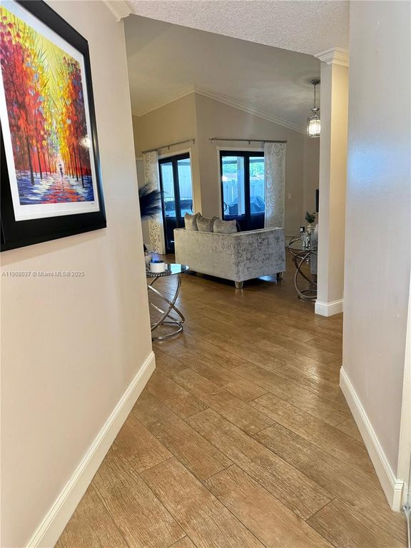 6377 NW 170th Ln, Hialeah, FL 33015