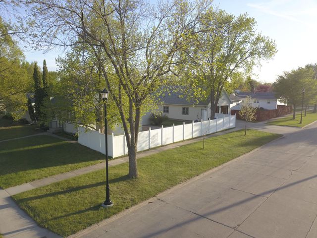 1401 19th Street S, Fargo, ND 58103