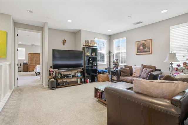 125 Lusitano Way, Gilroy, CA 95020