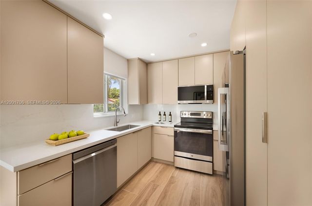 2332 SW 19th Ter, Miami, FL 33145