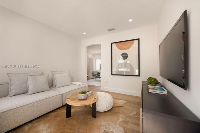 2332 SW 19th Ter, Miami, FL 33145