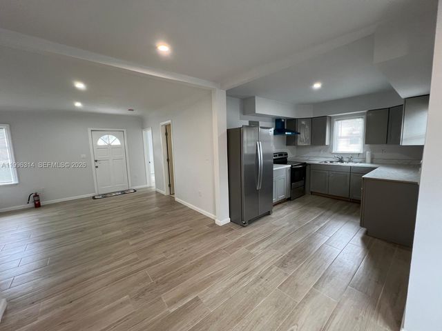 811 NW 21st Ct 811, Miami, FL 33125