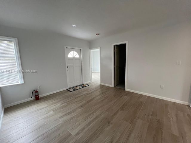 811 NW 21st Ct 811, Miami, FL 33125