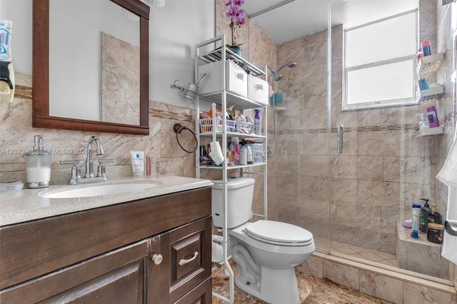 3770 W 8th Ln 27, Hialeah, FL 33012