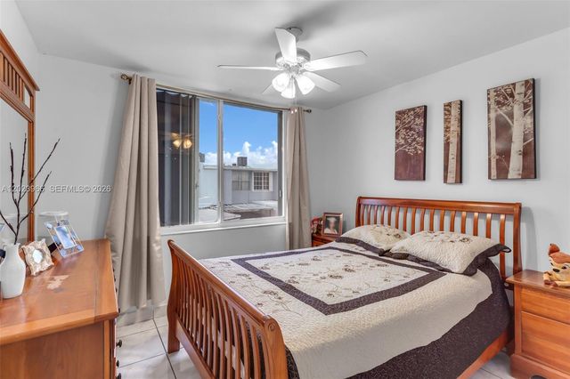 3770 W 8th Ln 27, Hialeah, FL 33012